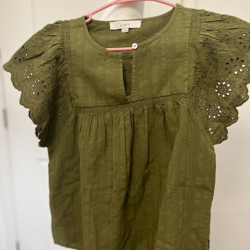 NEW Loft Women’s Cotton Eyelet Flutter-Sleeve Top